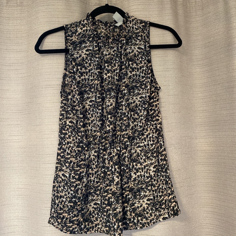 H&M sleeveless turtleneck top blouse size 2